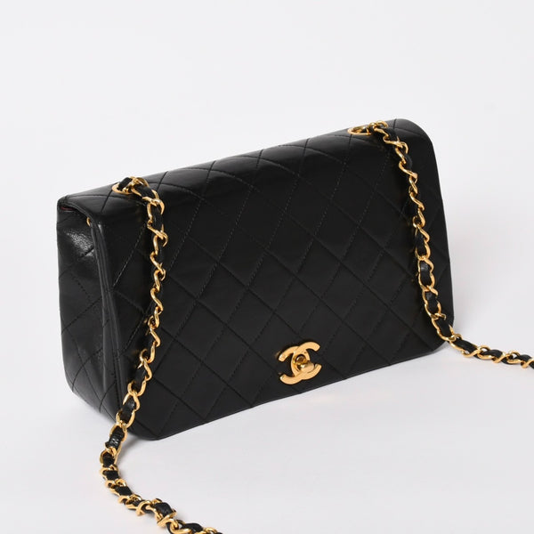 Very Good Condition CHANEL Matelasse Chain Shoulder Bag Coco Mark No. 1 Lambskin Black Gold Hardware Used 4a004472