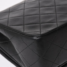 Load image into Gallery viewer, 極美品 CHANEL シャネル マトラッセチェーンショルダーバッグ ココマーク 1番台 ラムスキン ブラック ゴールド金具 中古 4a004472