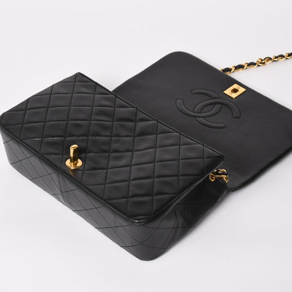 Very Good Condition CHANEL Matelasse Chain Shoulder Bag Coco Mark No. 1 Lambskin Black Gold Hardware Used 4a004472