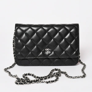 Very Good Condition CHANEL Timeless Classic Line Classic Chain Wallet A33814 16th Series Coco Mark Lambskin Used 4a003973