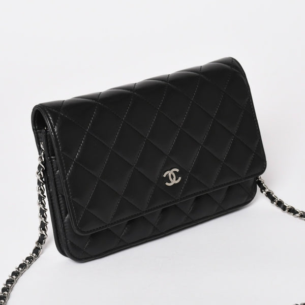 Very Good Condition CHANEL Timeless Classic Line Classic Chain Wallet A33814 16th Series Coco Mark Lambskin Used 4a003973