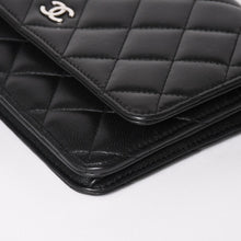 画像をギャラリービューアに読み込む, 極美品 CHANEL シャネル タイムレスクラシックライン クラシック チェーンウォレット A33814 16番台 ココマーク ラムスキン 中古 4a003973