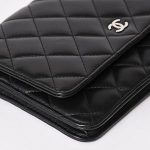 Very Good Condition CHANEL Timeless Classic Line Classic Chain Wallet A33814 16th Series Coco Mark Lambskin Used 4a003973