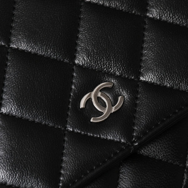 Very Good Condition CHANEL Timeless Classic Line Classic Chain Wallet A33814 16th Series Coco Mark Lambskin Used 4a003973
