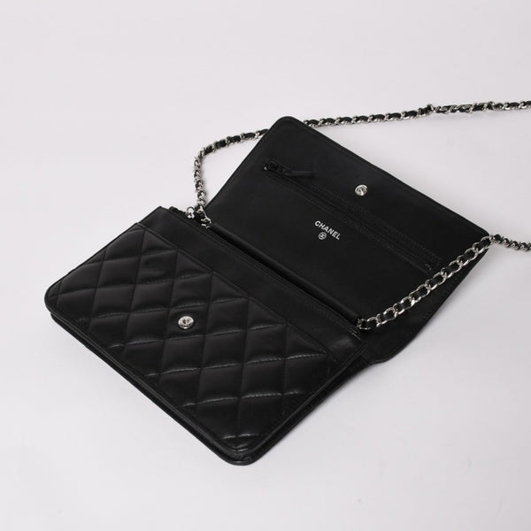 Very Good Condition CHANEL Timeless Classic Line Classic Chain Wallet A33814 16th Series Coco Mark Lambskin Used 4a003973