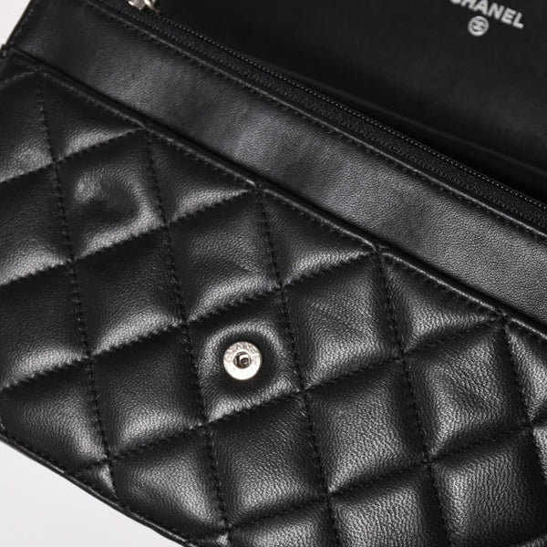 Very Good Condition CHANEL Timeless Classic Line Classic Chain Wallet A33814 16th Series Coco Mark Lambskin Used 4a003973