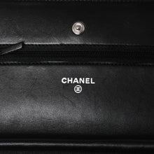 画像をギャラリービューアに読み込む, 極美品 CHANEL シャネル タイムレスクラシックライン クラシック チェーンウォレット A33814 16番台 ココマーク ラムスキン 中古 4a003973