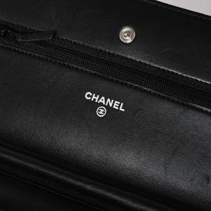 Very Good Condition CHANEL Timeless Classic Line Classic Chain Wallet A33814 16th Series Coco Mark Lambskin Used 4a003973