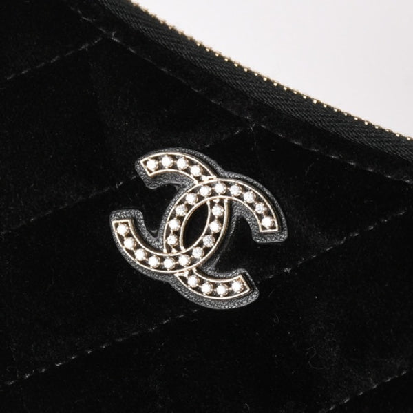 新品同様 CHANEL シャネル マトラッセ チェーンショルダー ランダム番台 2024イヤーズギフト ベロア レザー ブラック 中古 4a004471