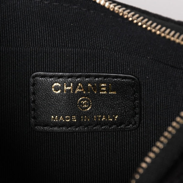 新品同様 CHANEL シャネル マトラッセ チェーンショルダー ランダム番台 2024イヤーズギフト ベロア レザー ブラック 中古 4a004471