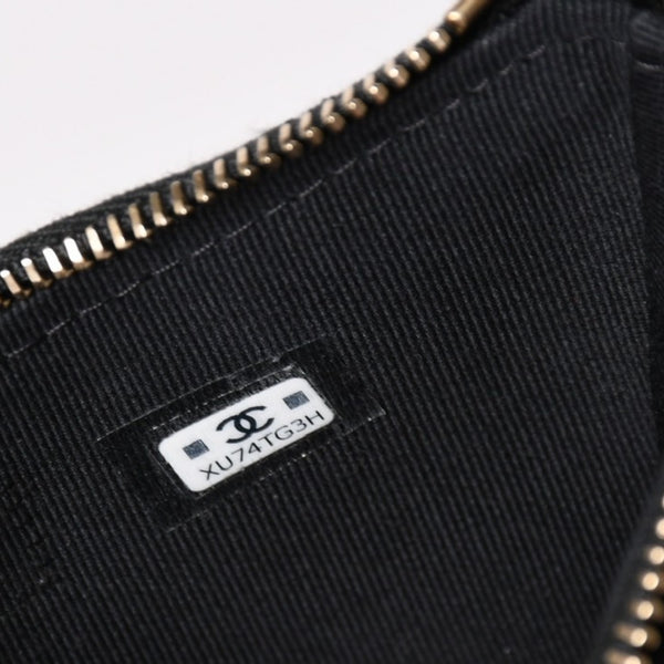 新品同様 CHANEL シャネル マトラッセ チェーンショルダー ランダム番台 2024イヤーズギフト ベロア レザー ブラック 中古 4a004471
