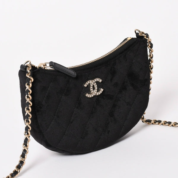 新品同様 CHANEL シャネル マトラッセ チェーンショルダー ランダム番台 2024イヤーズギフト ベロア レザー ブラック 中古 4a004471