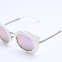 画像をギャラリービューアに読み込む, 極美品 CHANEL シャネル Sunglasses サングラス 71198 カメリアフレームサングラス White 白 中古 4a004488