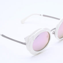 画像をギャラリービューアに読み込む, 極美品 CHANEL シャネル Sunglasses サングラス 71198 カメリアフレームサングラス White 白 中古 4a004488