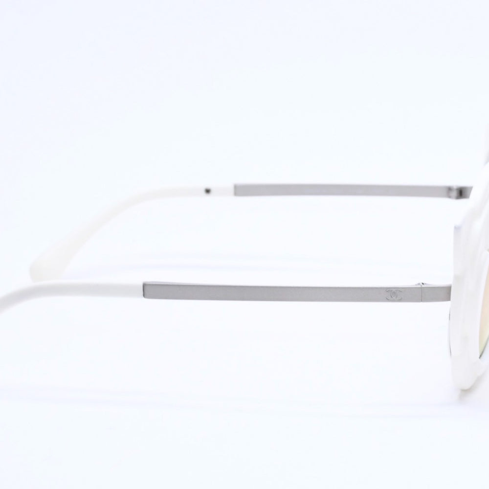 極美品 CHANEL シャネル Sunglasses サングラス 71198 カメリアフレームサングラス White 白 中古 4a004488