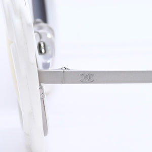 Very Good Condition CHANEL Sunglasses Sunglasses 71198 Camellia Frame Sunglasses White White Used 4a004488