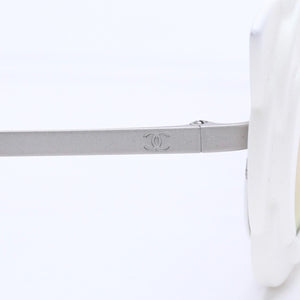Very Good Condition CHANEL Sunglasses Sunglasses 71198 Camellia Frame Sunglasses White White Used 4a004488