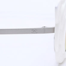画像をギャラリービューアに読み込む, 極美品 CHANEL シャネル Sunglasses サングラス 71198 カメリアフレームサングラス White 白 中古 4a004488