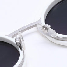 画像をギャラリービューアに読み込む, 極美品 CHANEL シャネル Sunglasses サングラス 71198 カメリアフレームサングラス White 白 中古 4a004488
