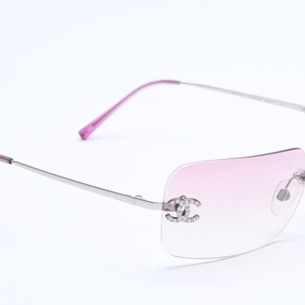 New and unused CHANEL Rimless Sunglasses Eyewear 4017-D c.124/58 Size 62□17 120 Coco Mark Rhinestone Pink Used 4a004490