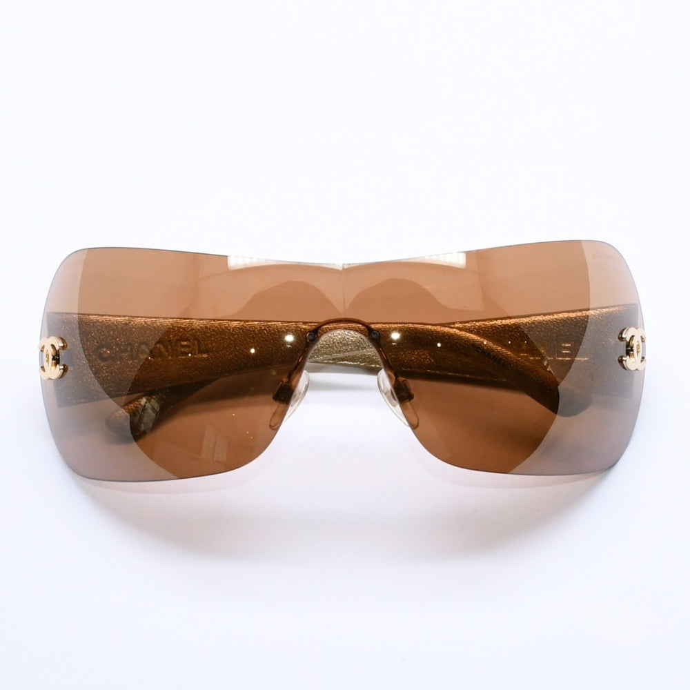 極美品 CHANEL シャネル シールドサングラス アイウェア 4157-Q c.370/6H サイズ120 ココマーク マトラッセテンプル 中古 4a004477
