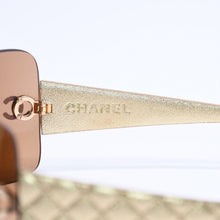 画像をギャラリービューアに読み込む, 極美品 CHANEL シャネル シールドサングラス アイウェア 4157-Q c.370/6H サイズ120 ココマーク マトラッセテンプル 中古 4a004477