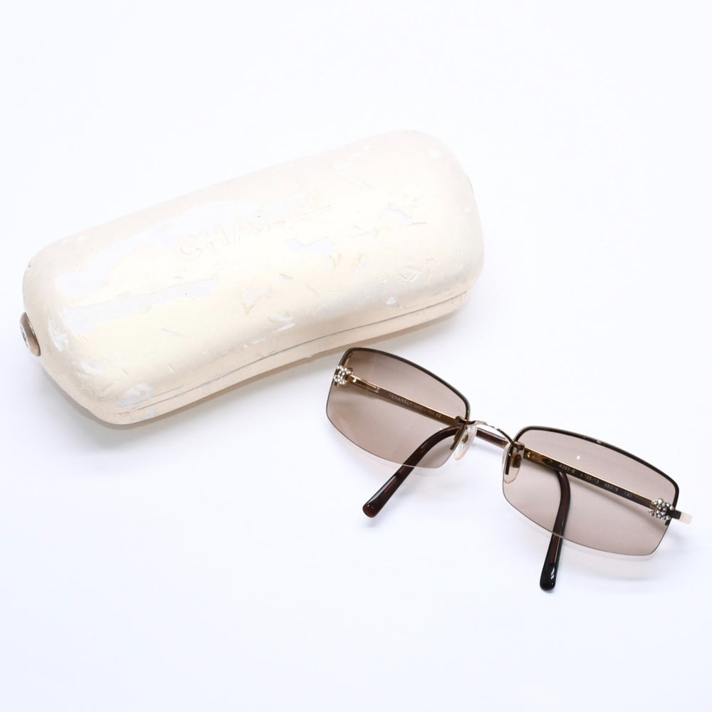 極美品 CHANEL シャネル サングラス アイウェア 4093-B c.125/13 サイズ56□16 130 ココマーク ラインストーン ブラウン 中古 4a004479