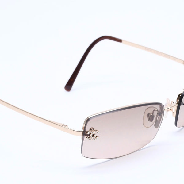 極美品 CHANEL シャネル サングラス アイウェア 4093-B c.125/13 サイズ56□16 130 ココマーク ラインストーン ブラウン 中古 4a004479