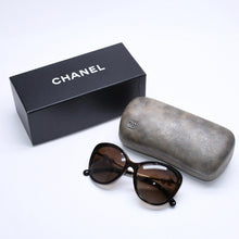 画像をギャラリービューアに読み込む, 極美品 CHANEL シャネル リムレス サングラス アイウェア 5338 c.724/S9 サイズ56□18 140 ココマーク パール 中古 4a004607