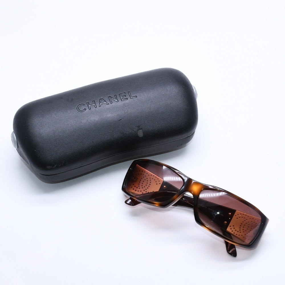 極美品 CHANEL シャネル Sunglasses サングラス ココマーク パンチング ブラウン ゴールド 63◻︎15 125 5118 中古 4a004487