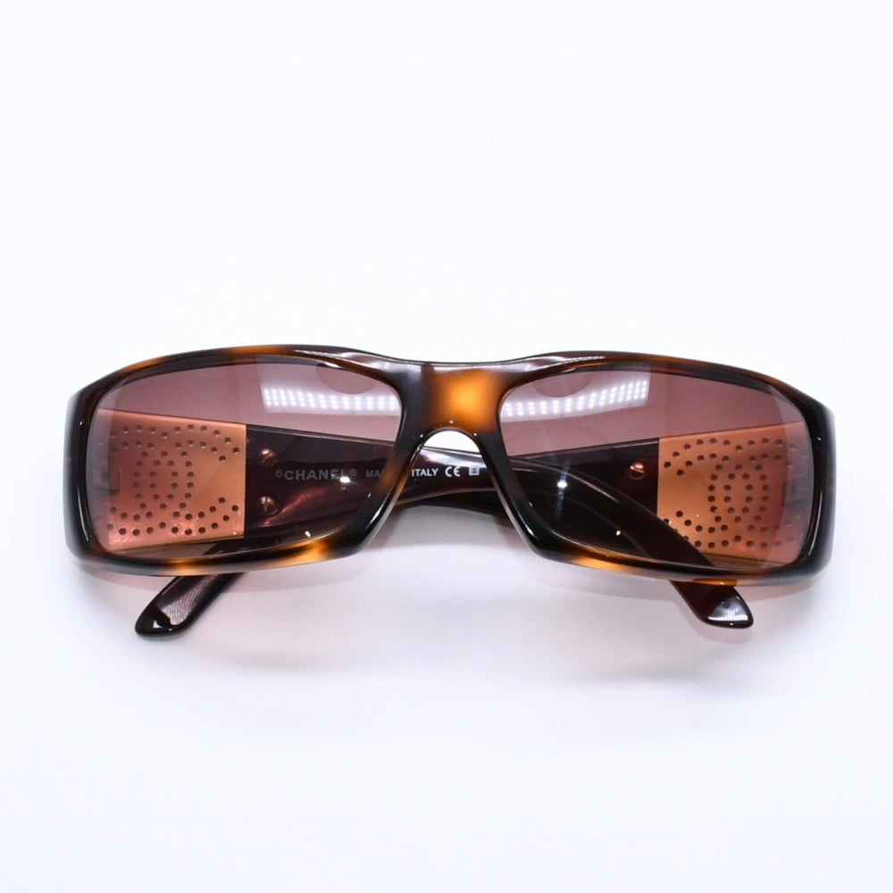 極美品 CHANEL シャネル Sunglasses サングラス ココマーク パンチング ブラウン ゴールド 63◻︎15 125 5118 中古 4a004487