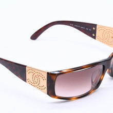 画像をギャラリービューアに読み込む, 極美品 CHANEL シャネル Sunglasses サングラス ココマーク パンチング ブラウン ゴールド 63◻︎15 125 5118 中古 4a004487