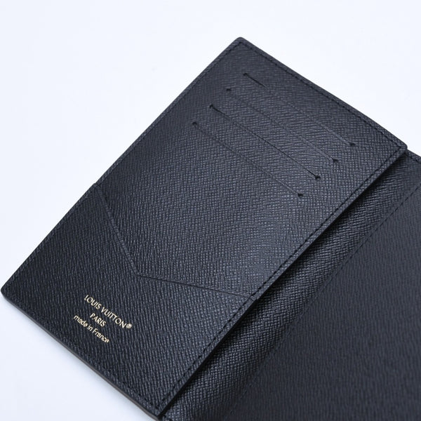 Like new LOUIS VUITTON Passport case Passport cover Couverture Monogram Canvas Monogram Reverse M26571 Brown Used 4a004623
