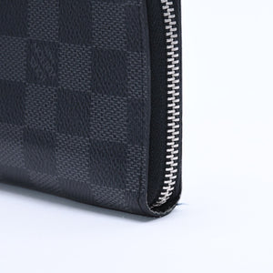 Very good condition LOUIS VUITTON Damier Graphite Canvas Zippy Wallet Portefeuille Vasco Black N63095 Used 4a004621