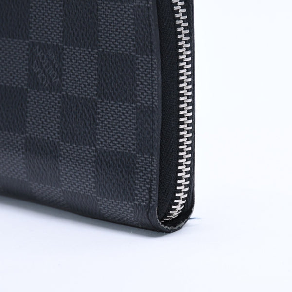 Very good condition LOUIS VUITTON Damier Graphite Canvas Zippy Wallet Portefeuille Vasco Black N63095 Used 4a004621