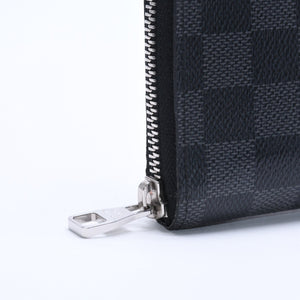 Very good condition LOUIS VUITTON Damier Graphite Canvas Zippy Wallet Portefeuille Vasco Black N63095 Used 4a004621