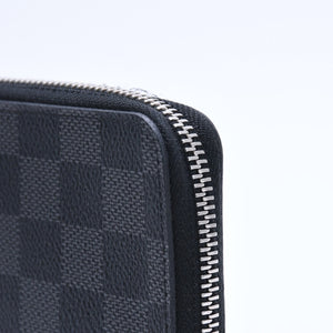 Very good condition LOUIS VUITTON Damier Graphite Canvas Zippy Wallet Portefeuille Vasco Black N63095 Used 4a004621