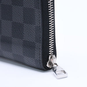 Very good condition LOUIS VUITTON Damier Graphite Canvas Zippy Wallet Portefeuille Vasco Black N63095 Used 4a004621