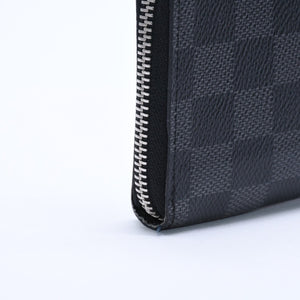 Very good condition LOUIS VUITTON Damier Graphite Canvas Zippy Wallet Portefeuille Vasco Black N63095 Used 4a004621