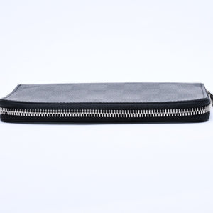 Very good condition LOUIS VUITTON Damier Graphite Canvas Zippy Wallet Portefeuille Vasco Black N63095 Used 4a004621
