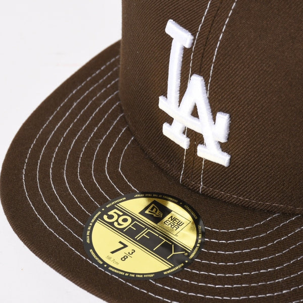 極美品 NEW ERA ニューエラ LAロゴ ブラウン ココア ホワイト キャップ 帽子 サイズ7 8/3 中古 4a004493