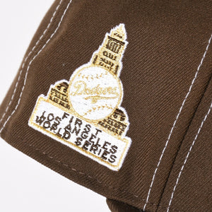 極美品 NEW ERA ニューエラ LAロゴ ブラウン ココア ホワイト キャップ 帽子 サイズ7 8/3 中古 4a004493