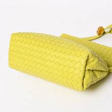 Load image into Gallery viewer, 極美品 BOTTEGAVENETA ボッテガヴェネタ THE FOLD BAG ザ フォールド ショルダーバッグ 642637 イントレチャート グリーン 中古 4a001648
