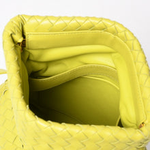 Load image into Gallery viewer, 極美品 BOTTEGAVENETA ボッテガヴェネタ THE FOLD BAG ザ フォールド ショルダーバッグ 642637 イントレチャート グリーン 中古 4a001648
