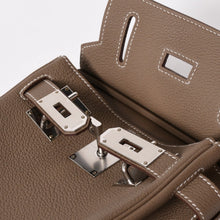 画像をギャラリービューアに読み込む, 新品未使用 エルメス HERMES ケリーアッカドPM K刻印 ワンショルダーバッグ エトゥープ シルバー金具 中古 4a004690