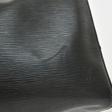 Load image into Gallery viewer, LOUIS VUITTON ルイヴィトン ボストンバッグ キーポル50 M42962 ブラック エピレザー ゴールド金具 美品 中古 4a004513