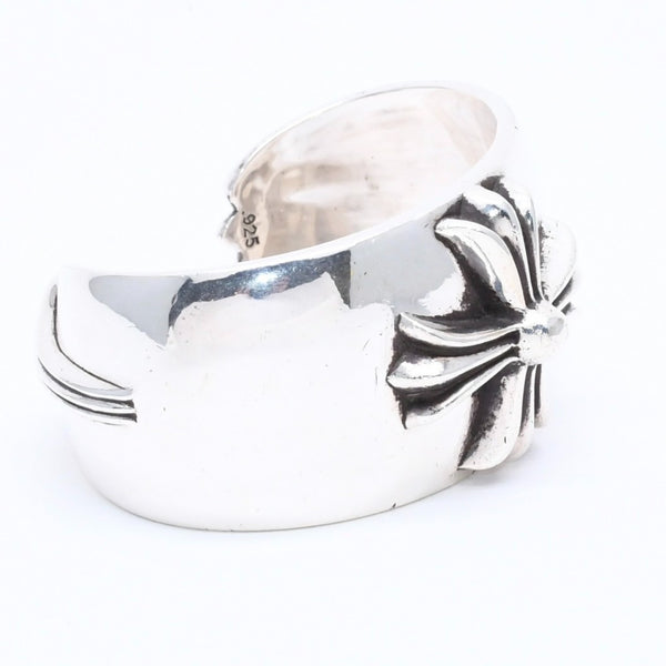 Very good condition CHROME HEARTS BANGLE WIDE CUFF CH PLUS CH plus wide cuff bangle Weight approx. 138.90g Silver 925 Used 4a004518