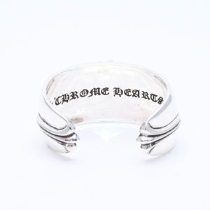 Very good condition CHROME HEARTS BANGLE WIDE CUFF CH PLUS CH plus wide cuff bangle Weight approx. 138.90g Silver 925 Used 4a004518