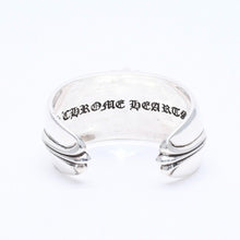 画像をギャラリービューアに読み込む, 極美品 CHROME HEARTS クロムハーツ BANGLE WIDE CUFF CH PLUS CHプラス ワイドカフ バングル 重量約138.90g シルバー925 中古 4a004518