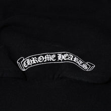画像をギャラリービューアに読み込む, CHROME HEARTS クロムハーツ Vertical Logo Pullover Hoodie スウェットパーカー スクロールロゴ オールドイングリッシュフォント ブラック Mサイズ 美品 中古 4a004551